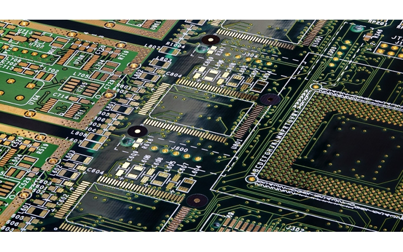 深入理解PCB设计原理：优化电路板性能的关键步骤